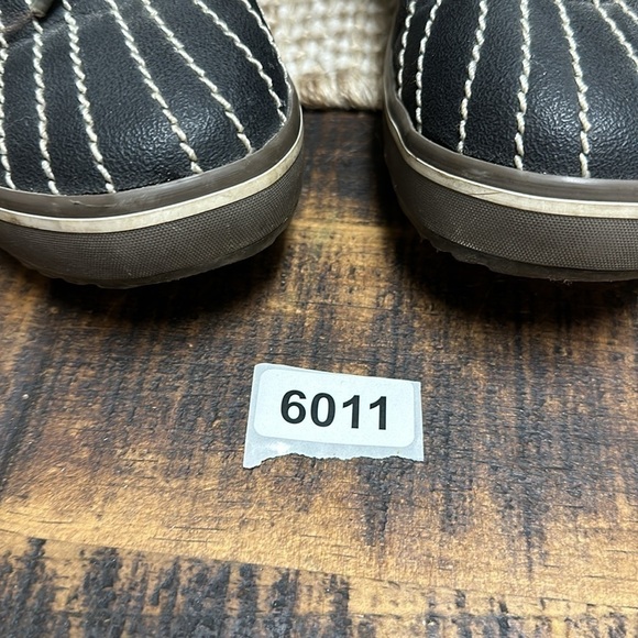 Arizona Jean co 7m lace up boots. Faux fur. Preowned - Picture 2 of 8